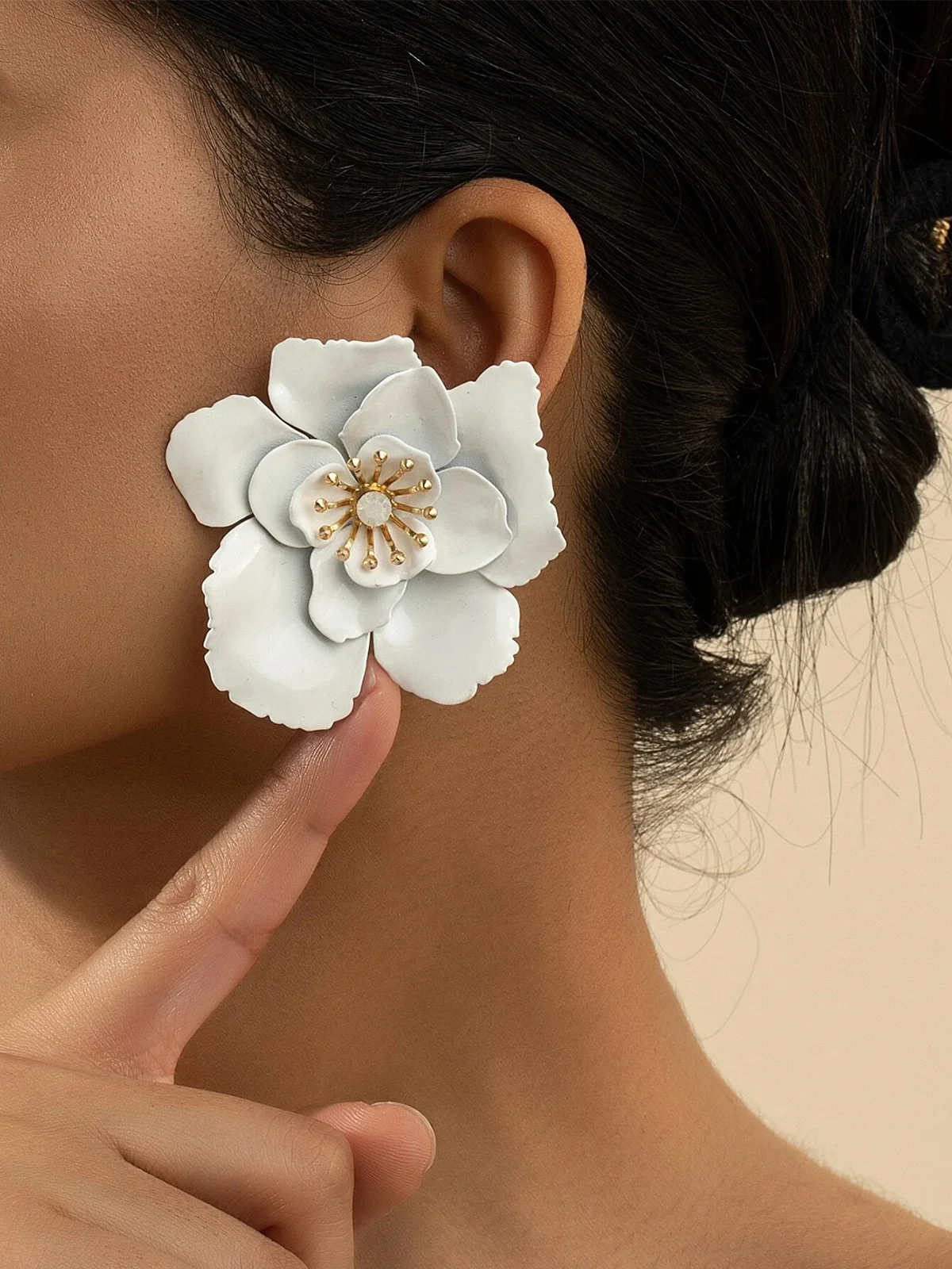 1pair Elegant Flower Rhinestone Stud Earrings