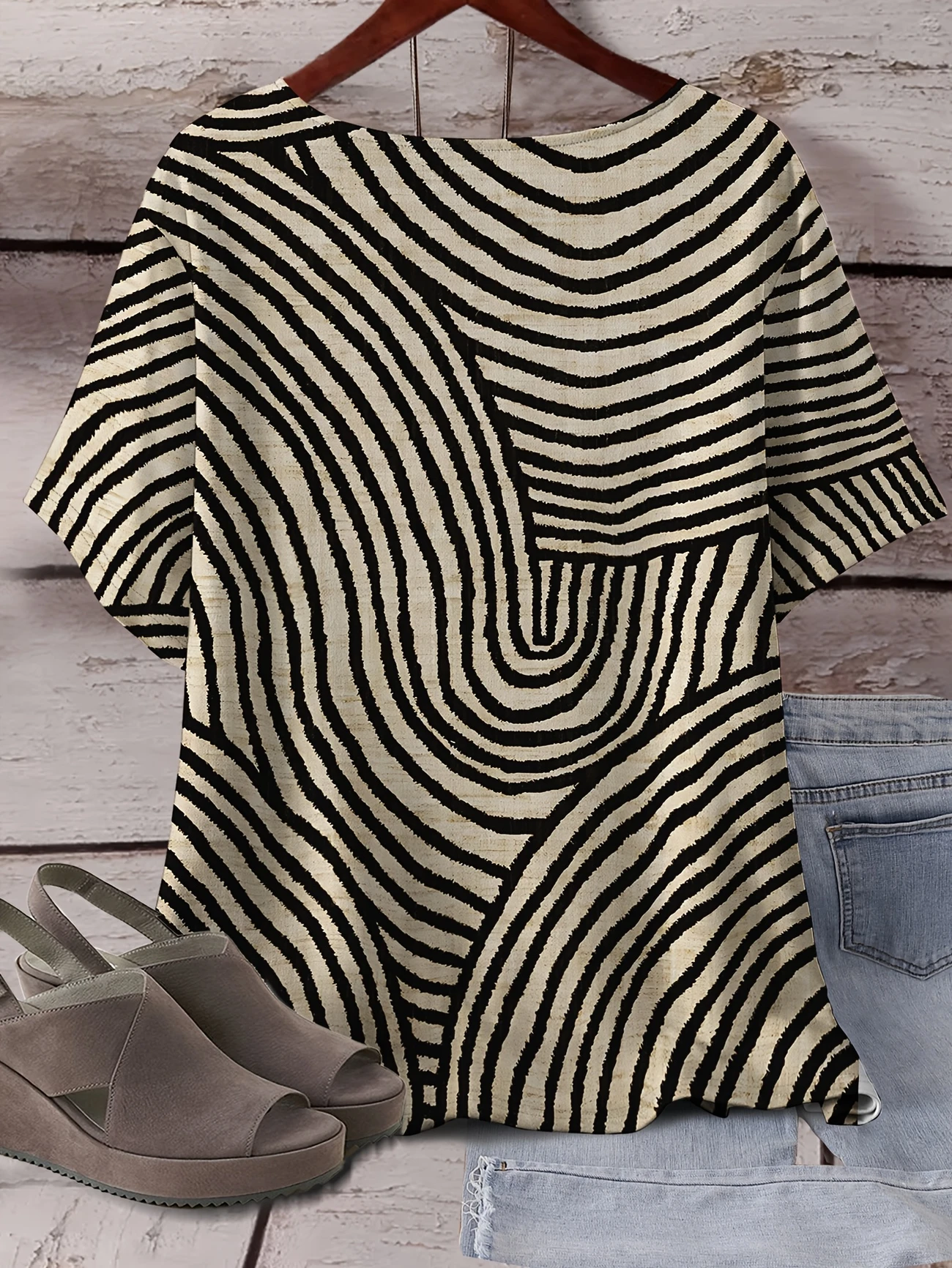 Vintage Striped Crew Neck Three Quarter Sleeve T-shirt