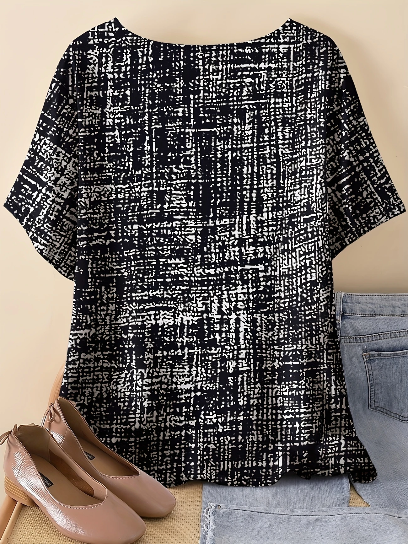 Vintage Abstract Graphic Crew Neck Three Quarter Sleeve T-shirt