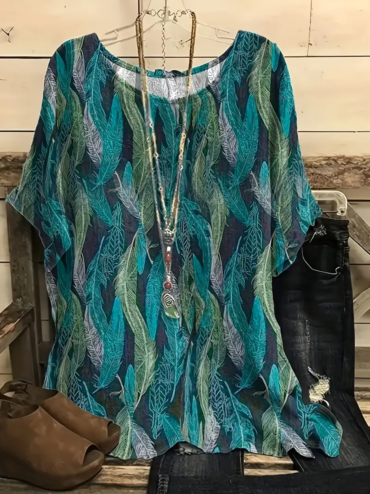 Vintage Feather Pattern Crew Neck Three Quarter Sleeve T-shirt