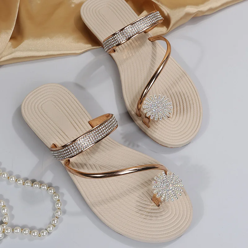 Large Size Women's Toe Sandals Summer New European And American Women's Beach Sandals Rhinestone Flower Flat Slippers