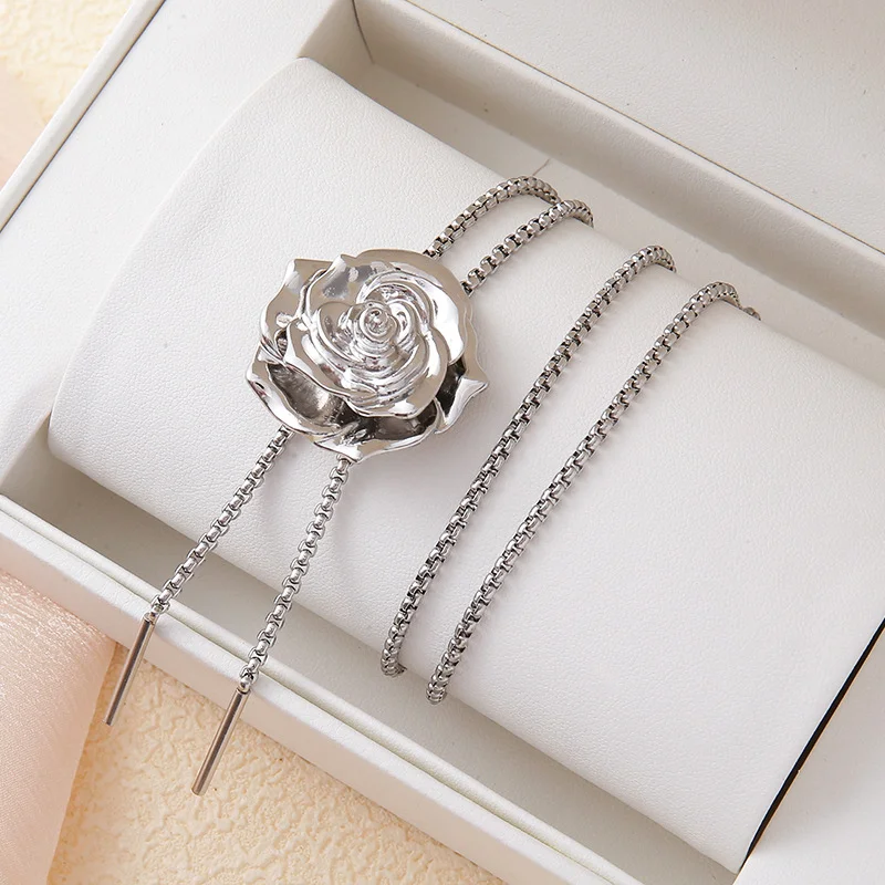 Titanium Steel Niche Luxury Design High-end Rose Petal Butterfly Necklace All-match High-end Cold Style Free Adjustment Necklace