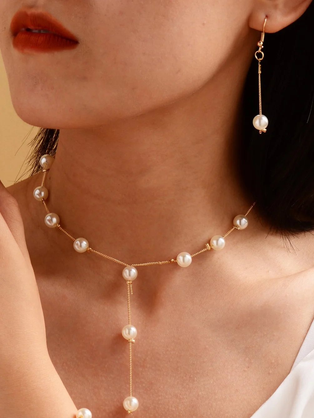 Jewelry Fashion Pearl Pendant Alloy Light Luxury Pearl Earrings Bracelet Earrings Necklace Three-piece Necklace