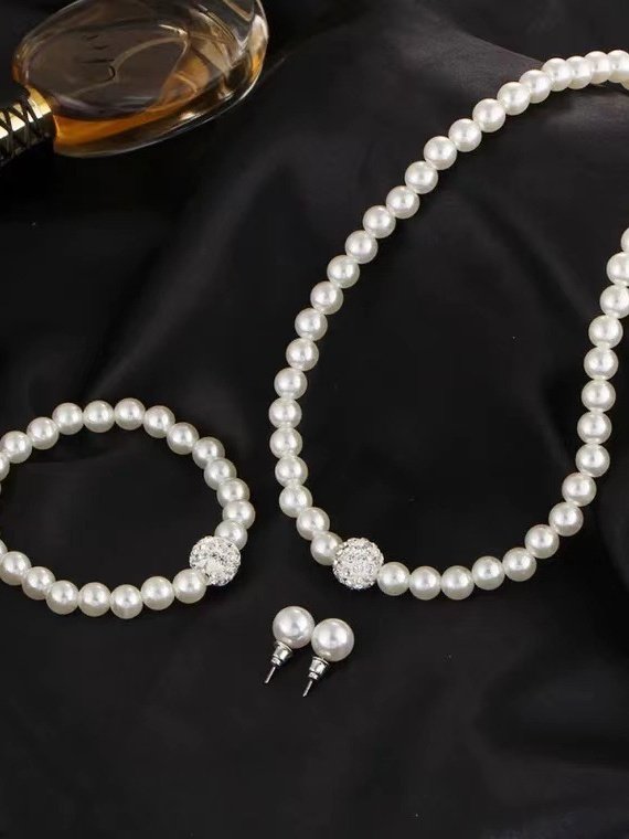 Creative Jewelry Imitation Pearl Necklace Bracelet Earrings Set Three Pieces