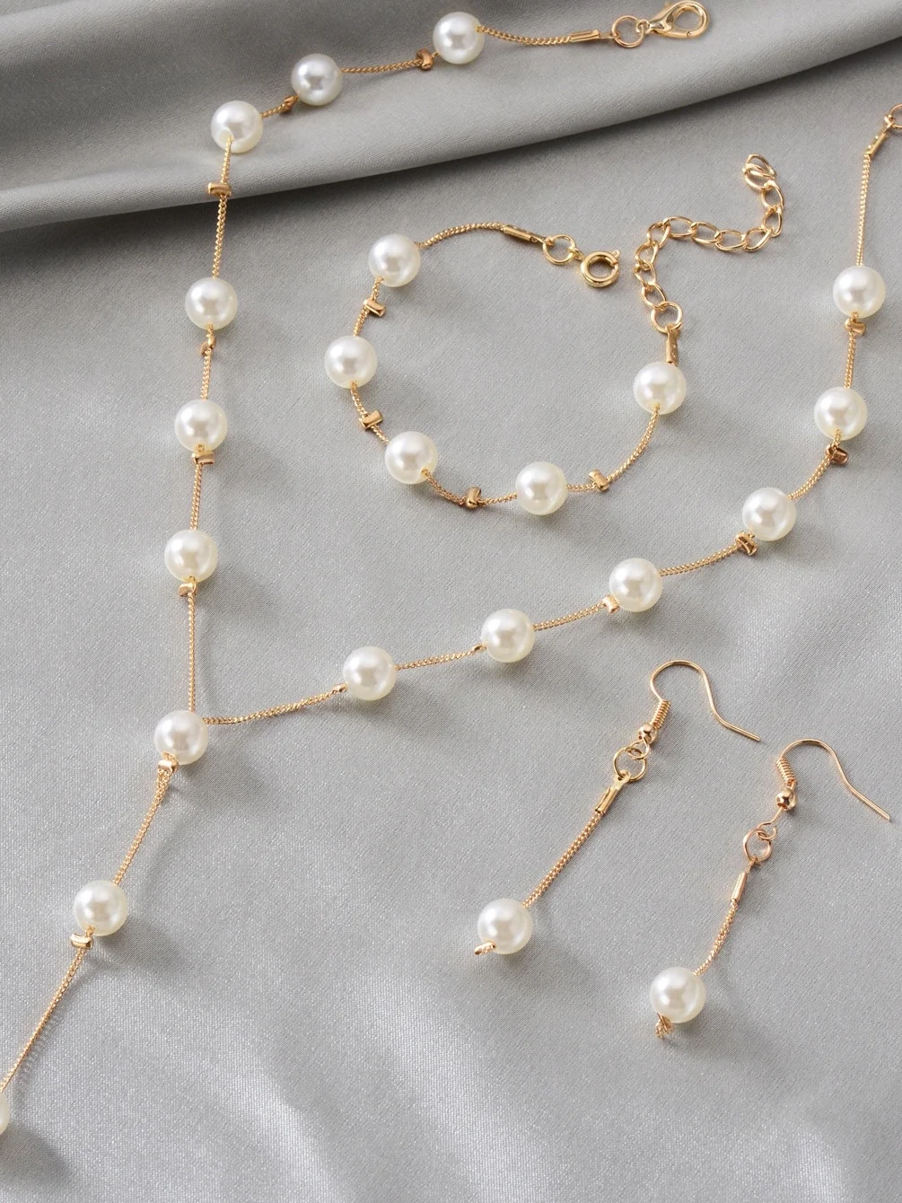 Jewelry Fashion Pearl Pendant Alloy Light Luxury Pearl Earrings Bracelet Earrings Necklace Three-piece Necklace
