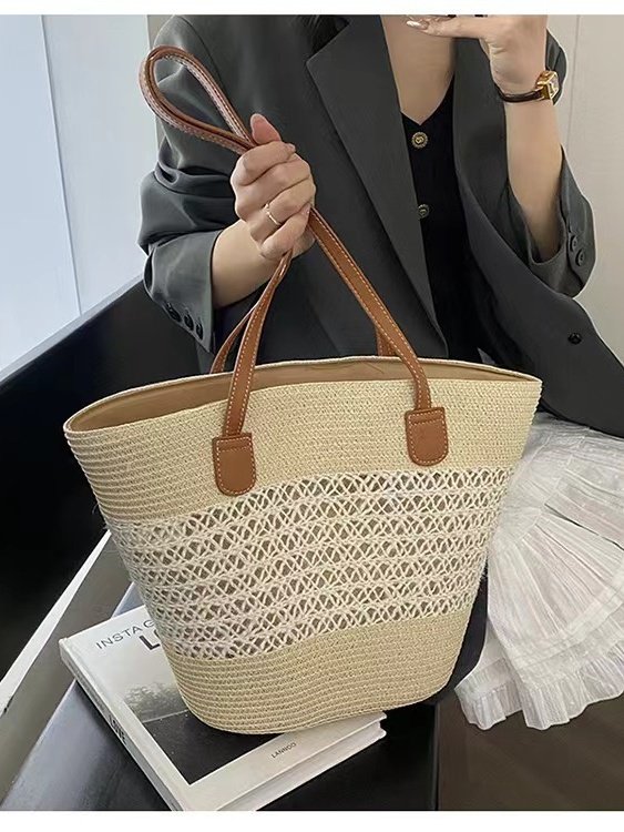 New Straw Bag Women's Summer Handbag Seaside Tote Bag Large Capacity Woven Shoulder Bag High-end Bucket Bag
