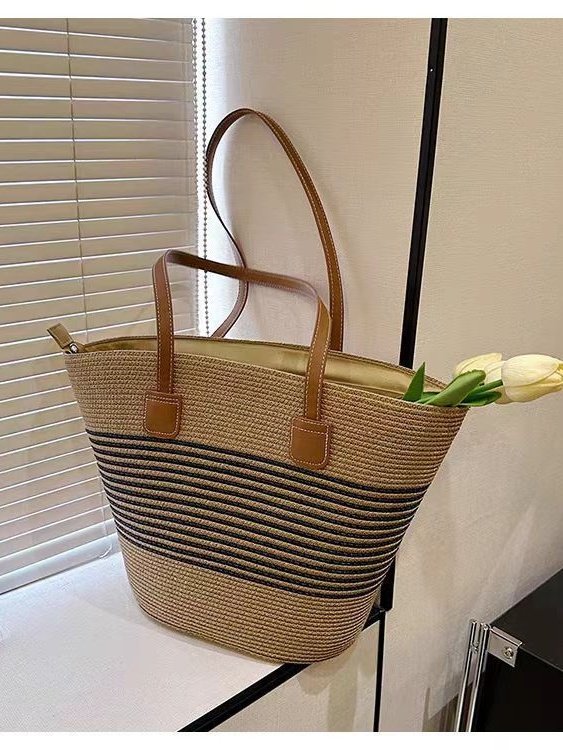 New Straw Bag Women's Summer Handbag Seaside Tote Bag Large Capacity Woven Shoulder Bag High-end Bucket Bag