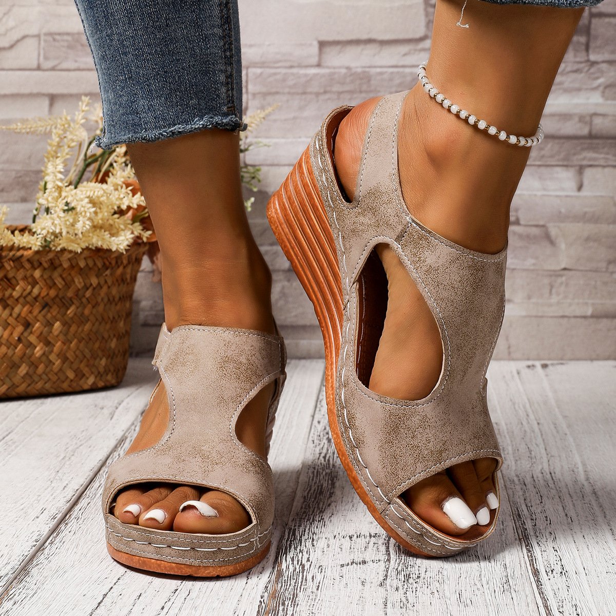 Vintage Plain Adjustable Buckle Block Heel Peep-toe Sandals
