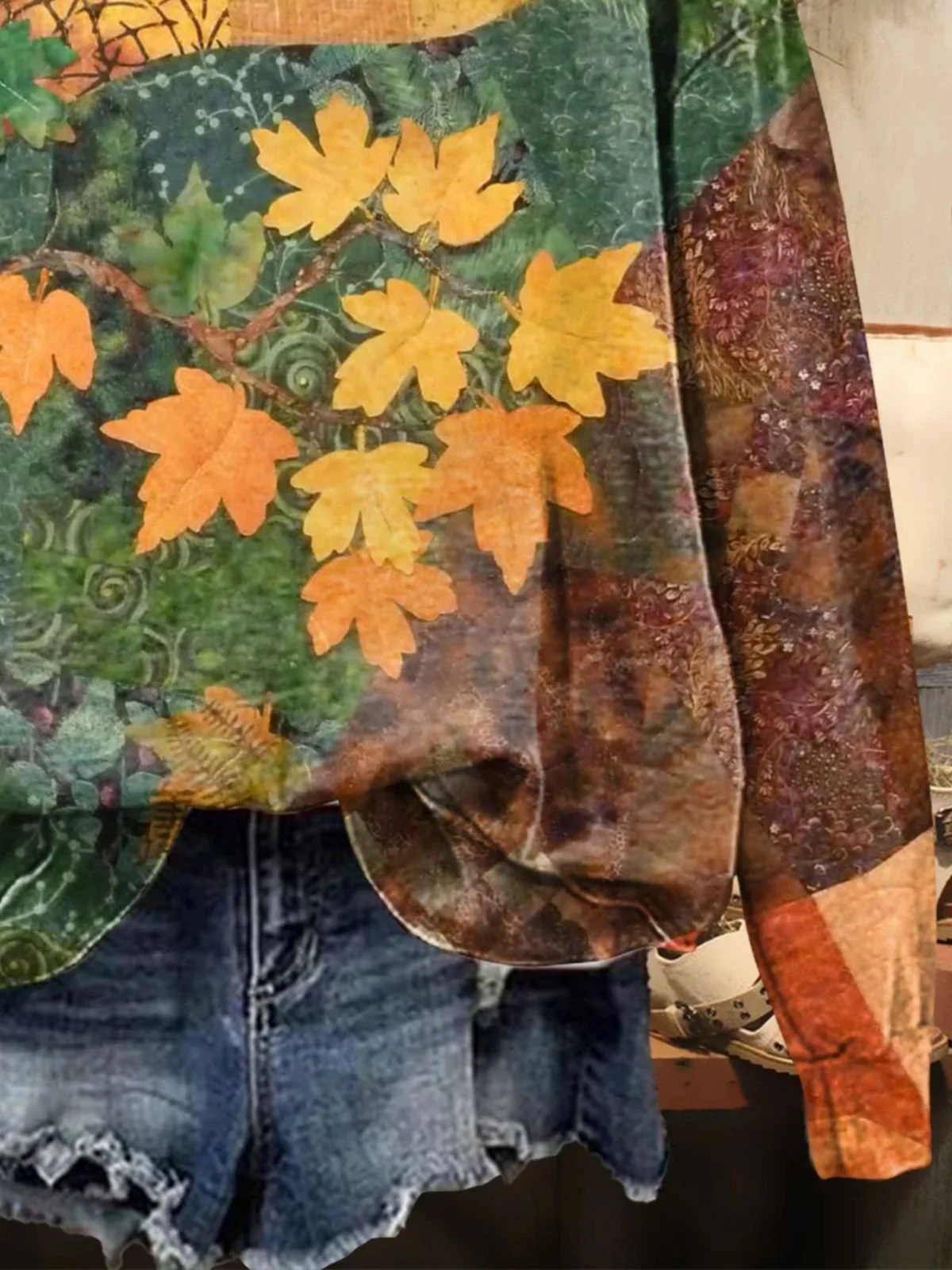 Women's Maple Leaves Art Print Crew Neck Sweatshirt