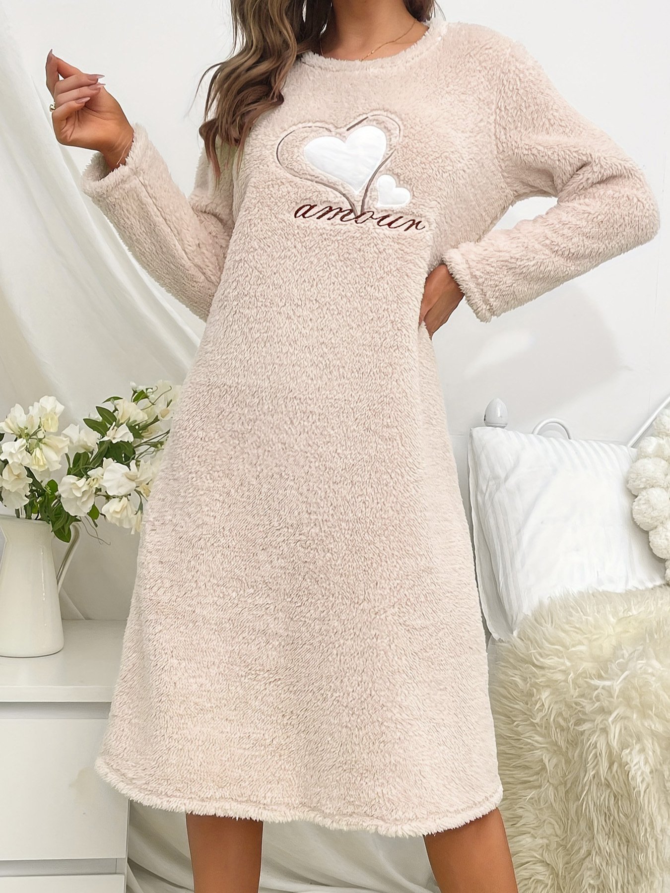 Autumn And Winter Pink Heart Flannel Long-Sleeved Thickened Nightgown Pullover Mid-Length Cute Home Clothes Nightgown