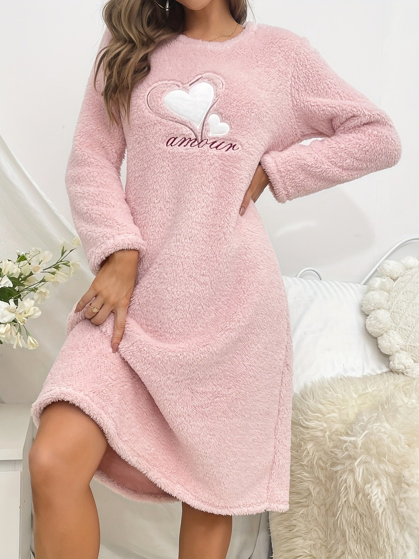 Autumn And Winter Pink Heart Flannel Long-Sleeved Thickened Nightgown Pullover Mid-Length Cute Home Clothes Nightgown