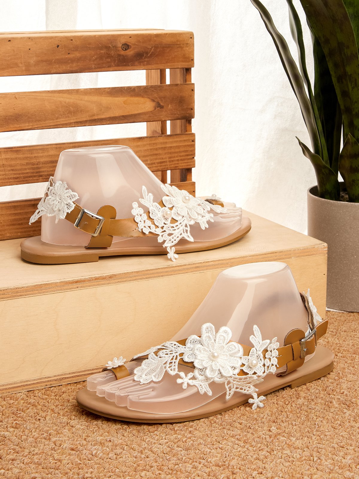 Women's Lace Romantic Flower Decorative Summer Wedding Sandals