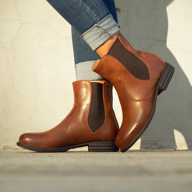 plus size chelsea boots